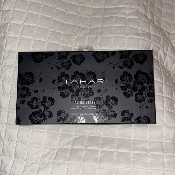 Never used- NEW “TAHARI BEAUTY” Au Naturale eyeshadow collection. - Picture 1 of 8